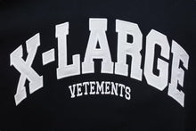 画像をギャラリービューアに読み込む, 極美品 VETEMENTS ヴェトモン X-Large Logo Tee X-LARGE 半袖Tシャツ UE63TR860B ロゴ サイズO ブラック 刺繍 中古 4c074972 