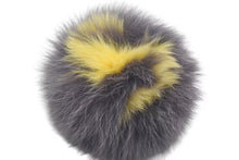 Load image into Gallery viewer, 極美品 FENDI フェンディ ファー イニシャル ポンポンチャーム キーホルダー バッグチャーム シルバー金具 S 中古 4c074985