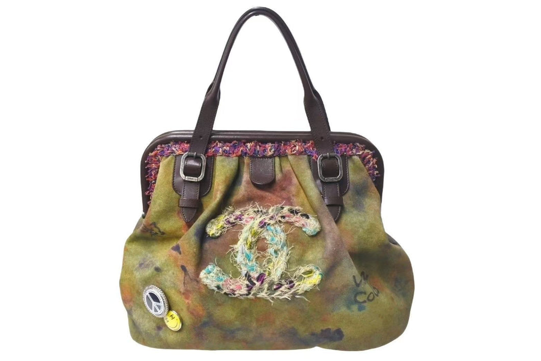 極美品 CHANEL シャネル エンブロイダリー グラフィティ がま口 ハンドバッグ カーキ A92791 アンティークシルバー金具 中古 4c075056
