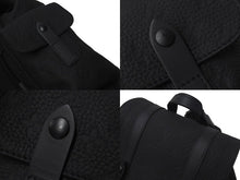 Load image into Gallery viewer, 極美品 LOUIS VUITTON ルイヴィトン トリヨンモノグラム レザー クリストファーPM M20899 ブラック 中古 4c075063