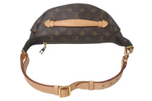 Load image into Gallery viewer, 極美品 LOUIS VUITTON ルイヴィトン ボディバッグ M43644 バムバッグ ブラウン モノグラムキャンバス 中古 4c075066