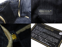 Load image into Gallery viewer, CHANEL シャネル スパークリングデニム ハンドバッグ 10番台 A31985 ココマーク インディゴブルー ゴールド金具 美品 中古 4c075076