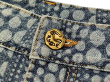 Load image into Gallery viewer, 新品未使用 LOUIS VUITTON ルイヴィトン オールオーバー パンプキンデニムパンツ RM232H YN3 HOD30W サイズ32 草間彌生 総柄 LV×YK 中古 4c075092
