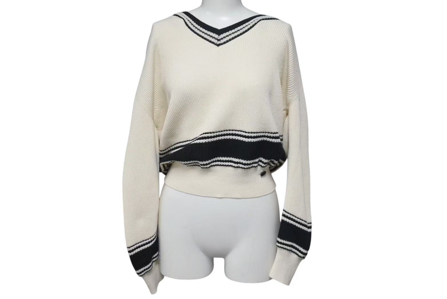 CHANEL - 極美品 CHANEL シャネル チルデンニット セーター P60639K46411 サイズ34 ココマーク Vネック ベージュ ブラック 中古 4c075095 極美品 CHANEL シャネル チルデンニット セーター P60639K46411