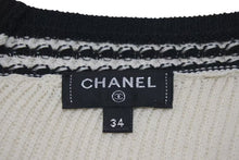 Load image into Gallery viewer, 極美品 CHANEL シャネル チルデンニット セーター P60639K46411 サイズ34 ココマーク Vネック ベージュ ブラック 中古 4c075095