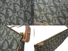 Load image into Gallery viewer, Christian Dior クリスチャンディオール サドルポーチ ワンショルダーバッグ ヴィンテージ トロッター柄 カーキ MC 0071 美品 中古 4c075104