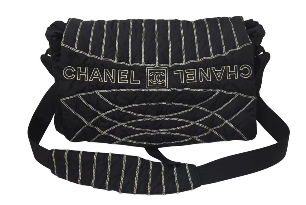 極美品 CHANEL シャネル スポーツライン ココマーク ロゴ刺繍 ナイロン ショルダーバッグ メッセンジャーバッグ A32807 10番台 中古 4c075112