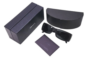 極美品 PRADA プラダ サングラス SPR11H 7JS-1A1 サイズ57□14 135 ロゴ金具 スクエア ブラック グレー 中古 4c075126
