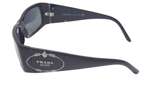 極美品 PRADA プラダ サングラス SPR11H 7JS-1A1 サイズ57□14 135 ロゴ金具 スクエア ブラック グレー 中古 4c075126