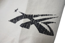 Load image into Gallery viewer, 新品未使用 HELLSTAR ヘルスター スポーツ ファミリー プリント 半袖Ｔシャツ アイボリー トップス サイズXL 中古 4c075178