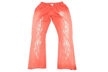 Load image into Gallery viewer, 新品未使用 HELLSTAR ヘルスター スポーツ スウェットパンツ E1A38A84 サイズXL レッド フレイムパターン ウォッシュド加工 中古 4c075185