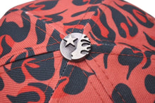 Load image into Gallery viewer, 新品未使用 HELLSTAR ヘルスター SS24 Cheetah Print Fitted Hat チータープリントフィットハット F03653B9 レッド 7 1/2 中古 4c075186