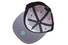 Load image into Gallery viewer, 新品未使用 HELLSTAR ヘルスター SS24 Cheetah Print Fitted Hat チータープリントフィットハット F03653B9 レッド 7 1/2 中古 4c075186