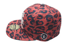 Load image into Gallery viewer, 新品未使用 HELLSTAR ヘルスター SS24 Cheetah Print Fitted Hat チータープリントフィットハット F03653B9 レッド 7 1/8 中古 4c075188