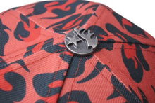 Load image into Gallery viewer, 新品未使用 HELLSTAR ヘルスター SS24 Cheetah Print Fitted Hat チータープリントフィットハット F03653B9 レッド 7 1/8 中古 4c075188