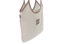 Load image into Gallery viewer, 新品未使用 MIUMIU ミュウミュウ ロゴ トートバッグ ショルダーバッグ IVY 5BG231 キャンバス レザー ホワイト ブラウン 中古 4c075237