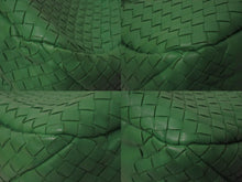 Load image into Gallery viewer, 極美品 BOTTEGA VENETA ボッテガヴェネタ カンパーナ ワンショルダーバッグ イントレチャート グリーン レザー 中古 4c075250
