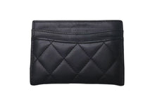 Load image into Gallery viewer, CHANEL シャネル ラムスキン タイムクラシック マトラッセ カードケース ブラック ランダム 美品 中古 4c075252