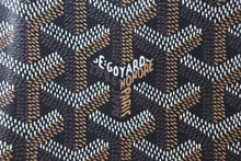 Load image into Gallery viewer, 新品未使用 GOYARD ゴヤール パスケース パスポートケース グルネル PVCコーティングキャンバス ブラック 中古 4c075253