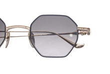 Load image into Gallery viewer, 新品同様 CHROME HEARTS クロムハーツ サングラス EVACUATION ゴールド ブラック GP サイズ44□24-133 中古 4c075256