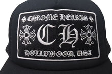 Load image into Gallery viewer, 極美品 CHROME HEARTS クロムハーツ トラッカーキャップ ハリウッド CHロゴ刺繍 クロスボール シルバー 925 ブラック 中古 4c075269