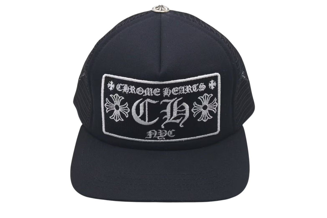 極美品 CHROME HEARTS クロムハーツトラッカーキャップ ニューヨーク CHロゴ刺繍 クロスボール シルバー 925 ブラック 中古 4c075270
