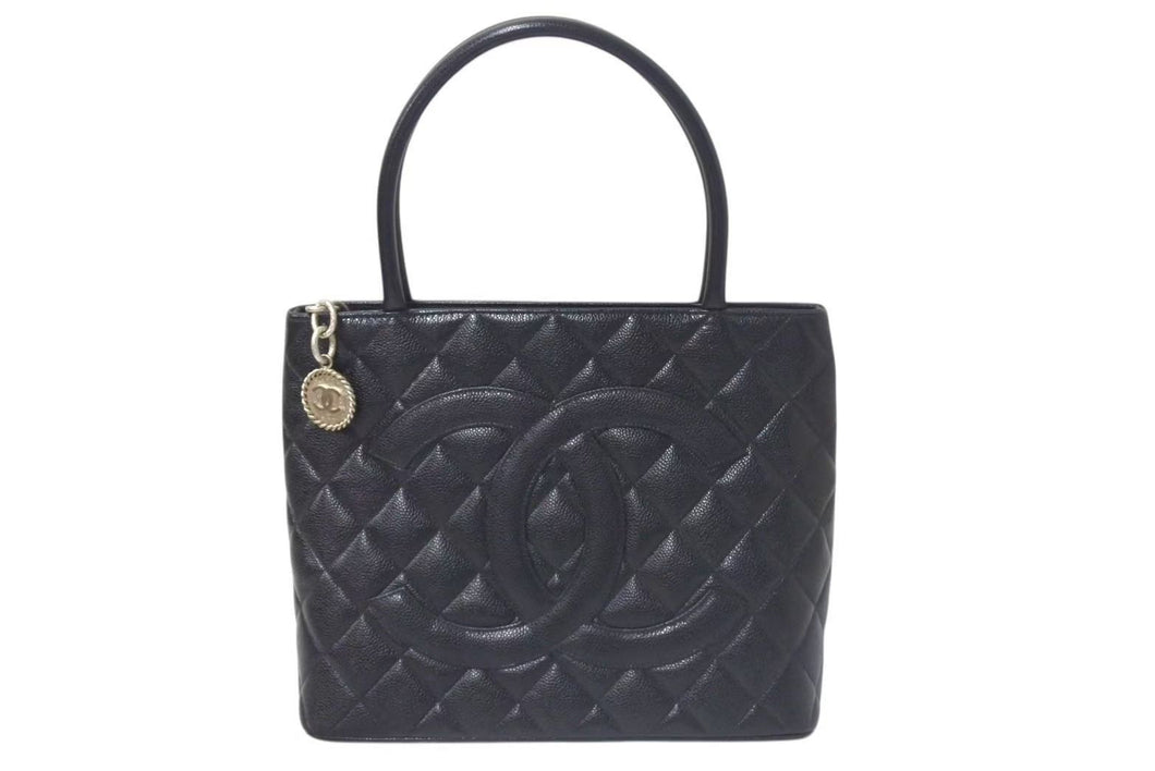 新品同様 CHANEL シャネル 復刻トートバッグ ハンドバッグ ６番台 キャビアスキン ブラック ココマーク ロゴ 鞄 シルバー金具 中古 4c075291