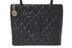 新品同様 CHANEL シャネル 復刻トートバッグ ハンドバッグ ６番台 キャビアスキン ブラック ココマーク ロゴ 鞄 シルバー金具 中古 4c075291