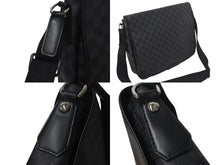 Load image into Gallery viewer, LOUIS VUITTON ルイヴィトン ダニエルMM ショルダーバッグ N58029 ダミエグラフィット ブラック シルバー金具 美品 中古 4c075298