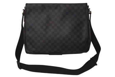 LOUIS VUITTON ルイヴィトン ダニエルMM ショルダーバッグ N58029 ダミエグラフィット ブラック シルバー金具 美品 中古 4c075299