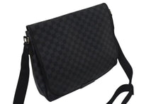 Load image into Gallery viewer, LOUIS VUITTON ルイヴィトン ダニエルMM ショルダーバッグ N58029 ダミエグラフィット ブラック シルバー金具 美品 中古 4c075299