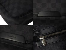 Load image into Gallery viewer, LOUIS VUITTON ルイヴィトン ダニエルMM ショルダーバッグ N58029 ダミエグラフィット ブラック シルバー金具 美品 中古 4c075299