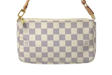 Load image into Gallery viewer, 極美品 LOUIS VUITTON ルイヴィトン ポシェット アクセソワール アクセサリーポーチ N51986 ダミエ アズール ホワイト 中古 4c075368