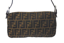 画像をギャラリービューアに読み込む, FENDI フェンディ マンマバケット ワンショルダーバッグ ズッカ柄 コットンキャンバス レザー シルバー金具 ブラウン 美品 中古 4c075385 