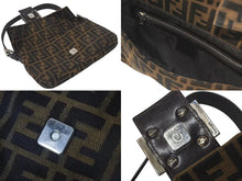 画像をギャラリービューアに読み込む, FENDI フェンディ マンマバケット ワンショルダーバッグ ズッカ柄 コットンキャンバス レザー シルバー金具 ブラウン 美品 中古 4c075385 