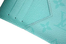 Load image into Gallery viewer, LOUIS VUITTON ルイヴィトン カードケース タイガラマ コインカードホルダー ターコイズブルー レザー M30901 美品 中古 4c075409