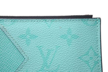 Load image into Gallery viewer, LOUIS VUITTON ルイヴィトン カードケース タイガラマ コインカードホルダー ターコイズブルー レザー M30901 美品 中古 4c075409