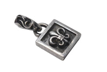 Load image into Gallery viewer, CHROME HEARTS クロムハーツ フレームド BSフレア チャーム ペンダントトップ 重量約5.1g 1998/.925刻印 シルバー925 美品 中古 4c075422