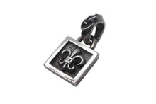 Load image into Gallery viewer, CHROME HEARTS クロムハーツ フレームド BSフレア チャーム ペンダントトップ 重量約5.1g 1998/.925刻印 シルバー925 美品 中古 4c075422