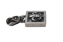 Load image into Gallery viewer, CHROME HEARTS クロムハーツ フレームド BSフレア チャーム ペンダントトップ 重量約5.1g 1998/.925刻印 シルバー925 美品 中古 4c075422