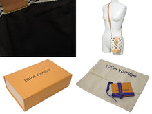 Load image into Gallery viewer, 極美品 LOUIS VUITTON ルイヴィトン エンベロップポーチ ショルダーバッグ M83343 タイラー・ザ・クリエイター Tyler The Creator モノグラム クラギー LV伊勢丹新宿店限定 中古 4c071683