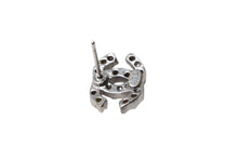 Load image into Gallery viewer, 極美品 CHANEL シャネル ピアス ラインストーン ココマーク イタリア製 メタル 03A シルバー金具 中古 4c075469