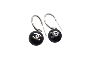 極美品 CHANEL シャネル ピアス 両耳 ココマーク イタリア製 メタル シルバー ブラック シルバー金具 中古 4c075472