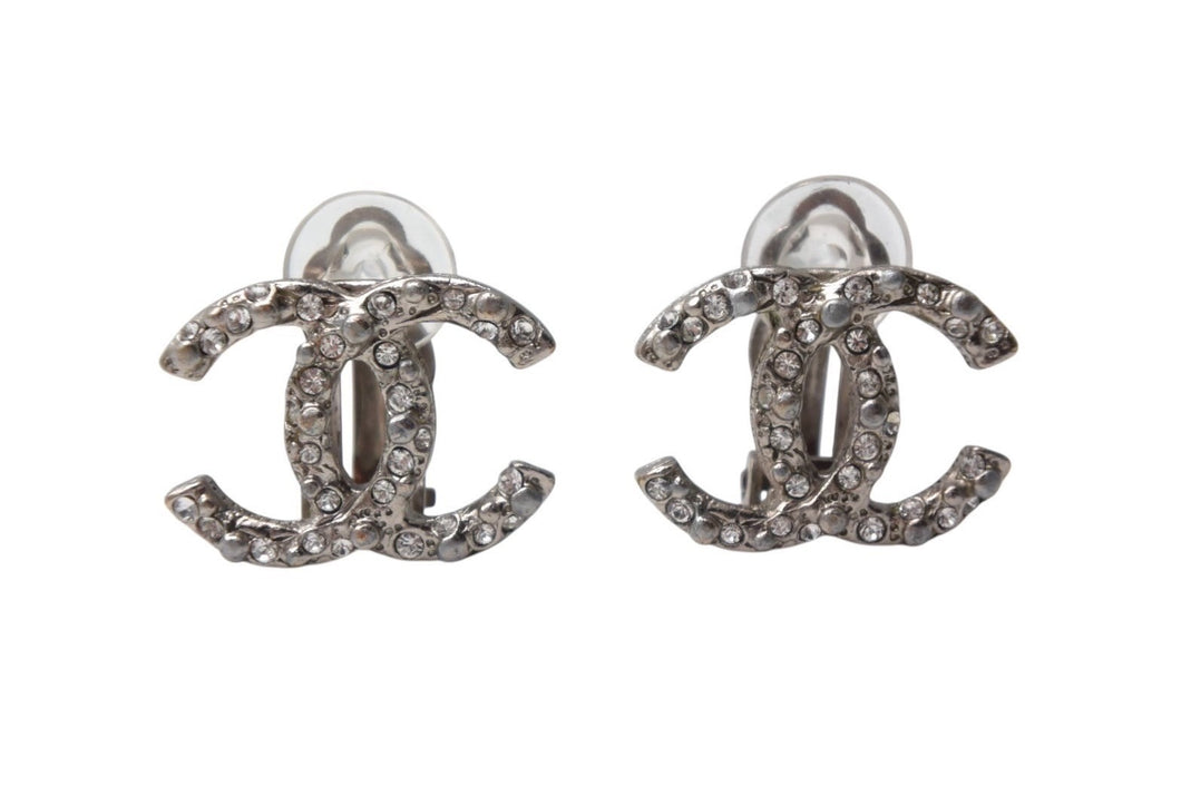 極美品 CHANEL シャネル イヤリング 両耳 ココマーク A12A刻印 フランス製 メタル ラインストーン 2.7g シルバー金具 中古 4c075481