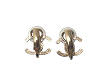 Load image into Gallery viewer, 極美品 CHANEL シャネル イヤリング ココマーク アクセサリー A12P刻印 GP 1.5g ゴールド金具 中古 4c075482