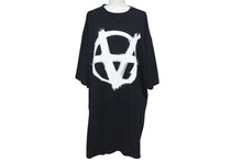 画像をギャラリービューアに読み込む, 極美品 VETEMENTS ヴェトモン 21SS アナーキー ゴシック ロゴ 半袖Ｔシャツ ブラック コットン サイズS UE51TR640B 中古 4c075506 