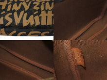 Load image into Gallery viewer, LOUIS VUITTON ルイヴィトン ポシェットアクセソワ―ル アクセサリーポーチ M92193 モノグラム グラフィティ PVC 中古 4c075562