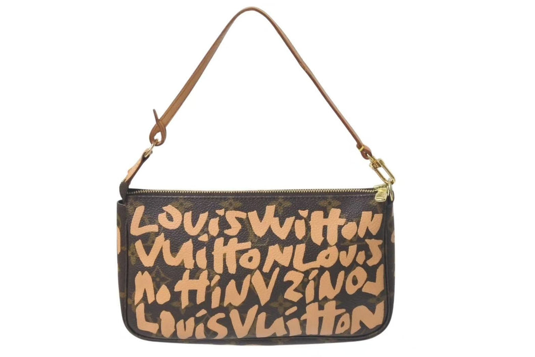 LOUIS VUITTON ルイヴィトン ポシェットアクセソワ―ル アクセサリーポーチ M92193 モノグラム グラフィティ PVC 中古 4c075562