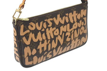 Load image into Gallery viewer, LOUIS VUITTON ルイヴィトン ポシェットアクセソワ―ル アクセサリーポーチ M92193 モノグラム グラフィティ PVC 中古 4c075562