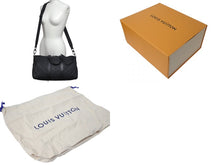 Load image into Gallery viewer, LOUIS VUITTON ルイヴィトン キーポル バンドリエール 35 ボストンバッグ M22765 ブラック トリヨンレザー ブラック金具 中古 4c075573
